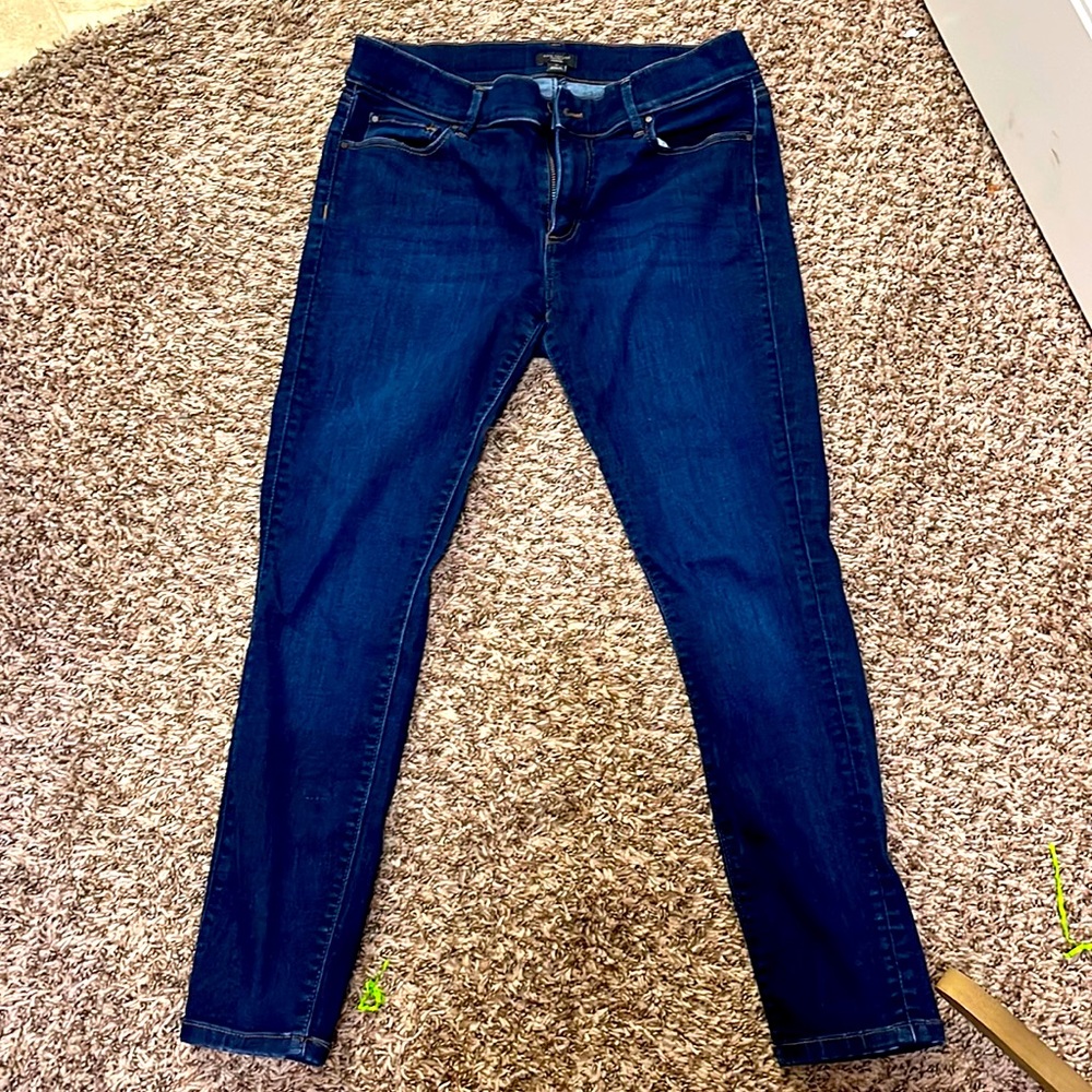 Ann Taylor Factory Size 4P Straight Leg Jeans
